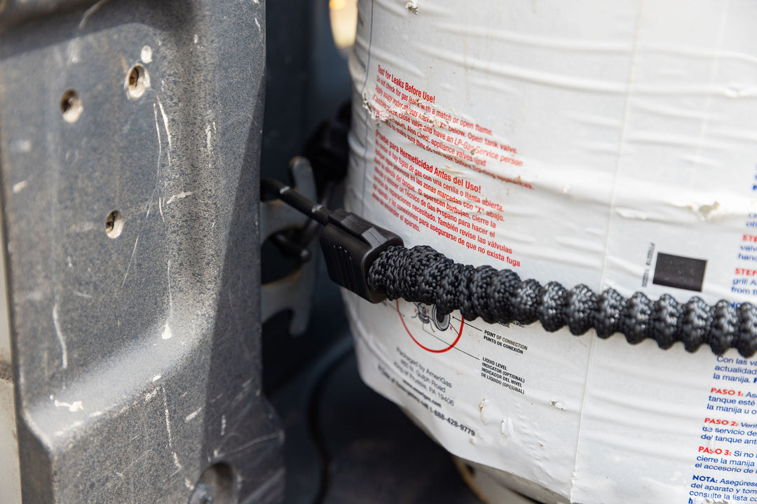 The Perfect Bungee 18-inch E-Cord - Flexible Stretch Cord With Nylon Hooks, Black